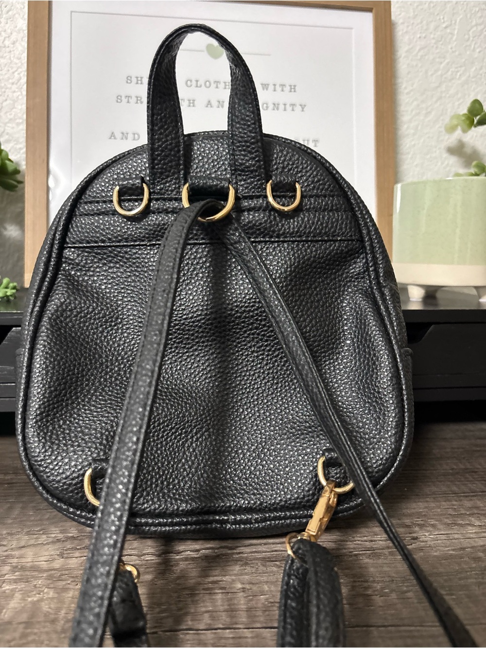 Quilted Heart Mini Backpack
Convertible Crossbody &
Shoulder Bag - Picture 2 of 7